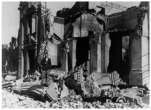 Collapsed building (unidentified)