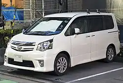2010–2014 Noah Si (facelift)