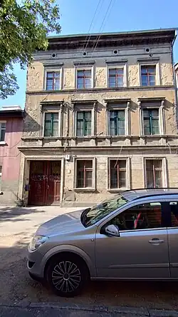 Main facade from the street