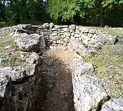 Circular chamber E1.