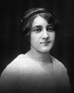 Photograph of Chava Shapiro (c. 1904)