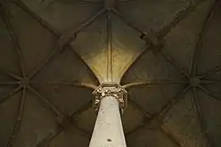 Uncut keystones (interior).