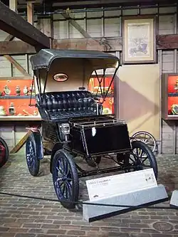 1903 Columbia Electric Runabout, the best-seller car in the U.S. in 1900 and the first to exceed 1000 sales