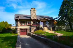 An American Craftsman style house in the northern, 1917 phase of the Kensington Boulevard Historic District