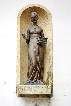 Dora Krupić statue