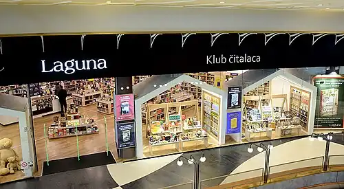 Laguna Readers' club BIG fashion — outside