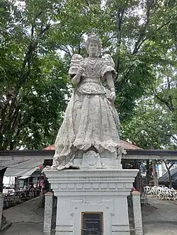 Doña Pura Villanueva de Kalaw Monument