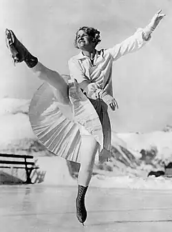 Ellen Brockhöft performs on ice.