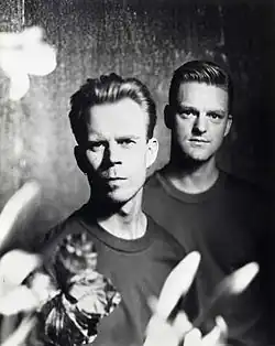 Vince Clarke (left) and Andy Bell (right) in 1989