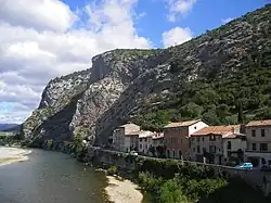 La route le long du « Gardon d'Anduze ».