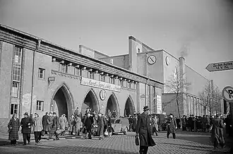 Hall 11 left. Hall 15 right (1951)