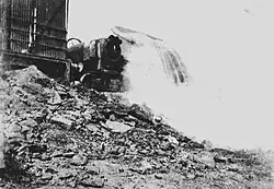 Tipping molten slag (1911)