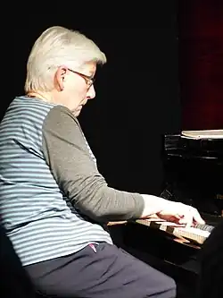 Schweizer performing in 2014