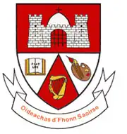 A red and white crest that reads "Oideachas d'Fhonn Saoirse"