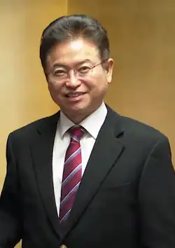 Lee Cheol-woo 이철우.png