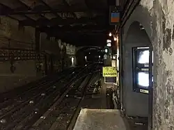 Connection between lines 8 and 1, south of the platform towards Balard