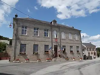 The town hall in Saint-Yrieix-les-Bois
