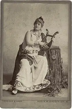 Maria Pospischil as Franz Grillparzer's Sappho