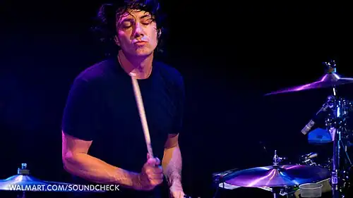 Maroon 5 on Soundcheck (4921183083).jpg