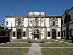 Villa Duodo, Monselice (Scamozzi's original wing on the right)