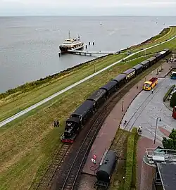 Train with "Friesland" museum ship