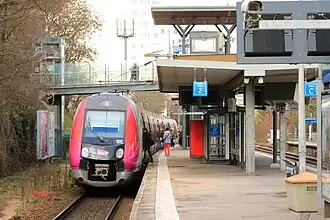 Z 50000 no 122L train to Paris-Saint-Lazare.