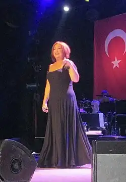 Nazan Oncel's performance at Bostancı Performance Center, 2015