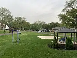 Neighborhood in Oakwood Park