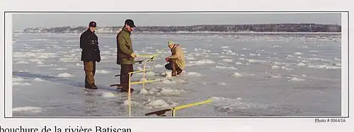 Fishermen offshore, on the ice of the estuarian section of the St. Lawrence River and the mouth of the Batiscan River