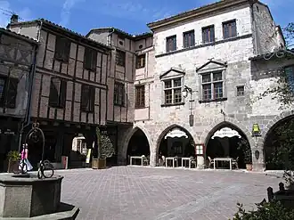 Castelnau de Montmiral