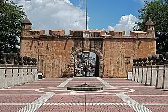 Puerta del Conde, built between 1543 and 1655, was the main entrance to the colonial fortified city of Santo Domingo