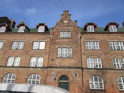 No. 60: Former home for apprentices.