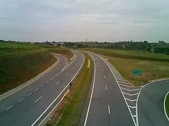 Rodovia Contorno de Itu vista do viaduto da Via Expressa Itu-Salto - panoramio.jpg
