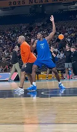 Rueben Chinyelu practicing at the 2025 Final Four in San Antonio