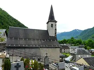 The church and surroundings in Salles-et-Pratviel