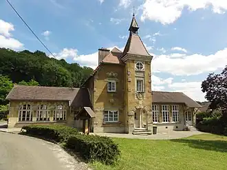The town hall and school of Sancy-les-Cheminots