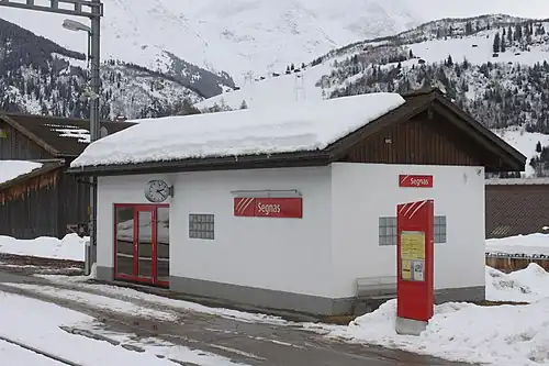 Single-story building on a platform