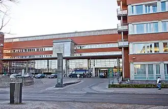 Building H, main entrance