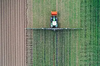 Carried liquid manure spreader; umbilical slurry spreader