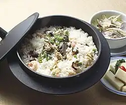 Sotbap, cooked rice in Gamasot