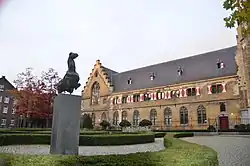 East wing and Kommel