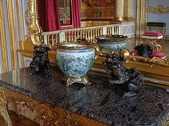 Chinese ceramics in the King's bedchamber