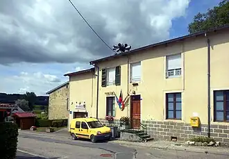 The town hall in They-sous-Montfort