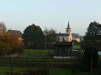 The church and surroundings in Torcheville