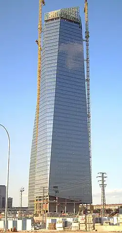 Torre de Cristal under construction