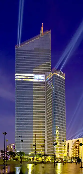 Tour First in La Défense, 225 meters (1974)