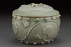 Green celadon jar, Trần dynasty period, 14th century