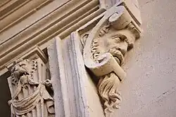 Hôtel du Vieux-Raisin.