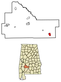 Location of Pine Apple in Wilcox County, Alabama.