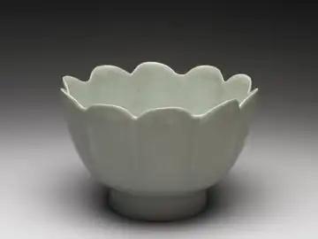 The Warming Bowl in the Shape of a Flower with Light Bluish-green Glaze, Ru ware, c. 1086 – c. 1106